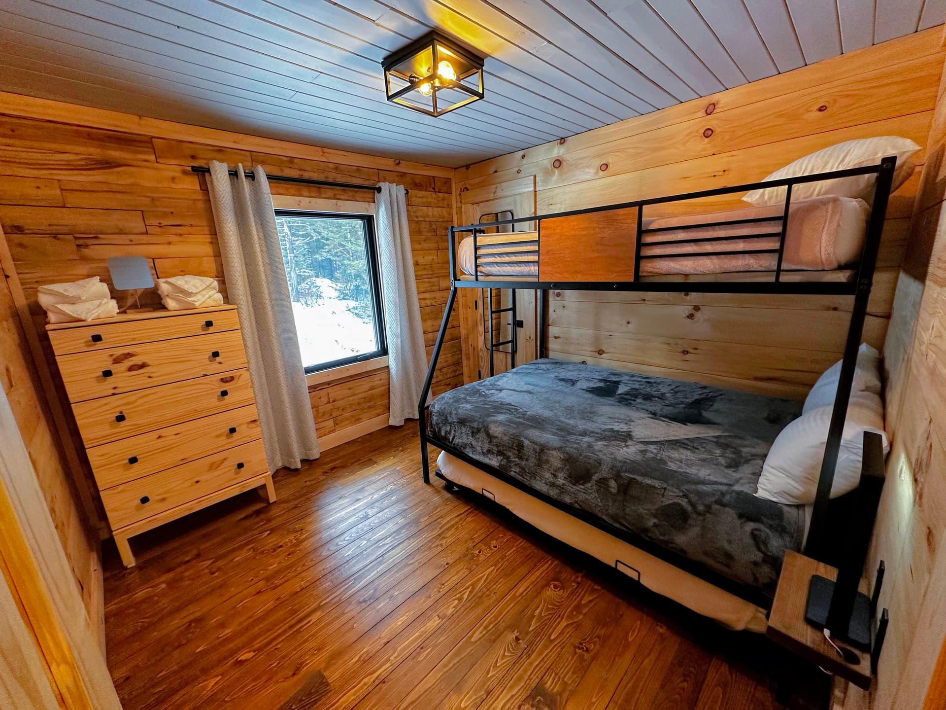 Serenity Log Retreat - Image 17