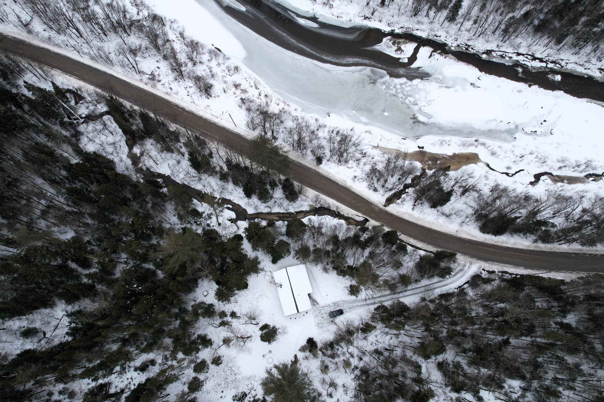 Serenity Log Retreat - Image 21