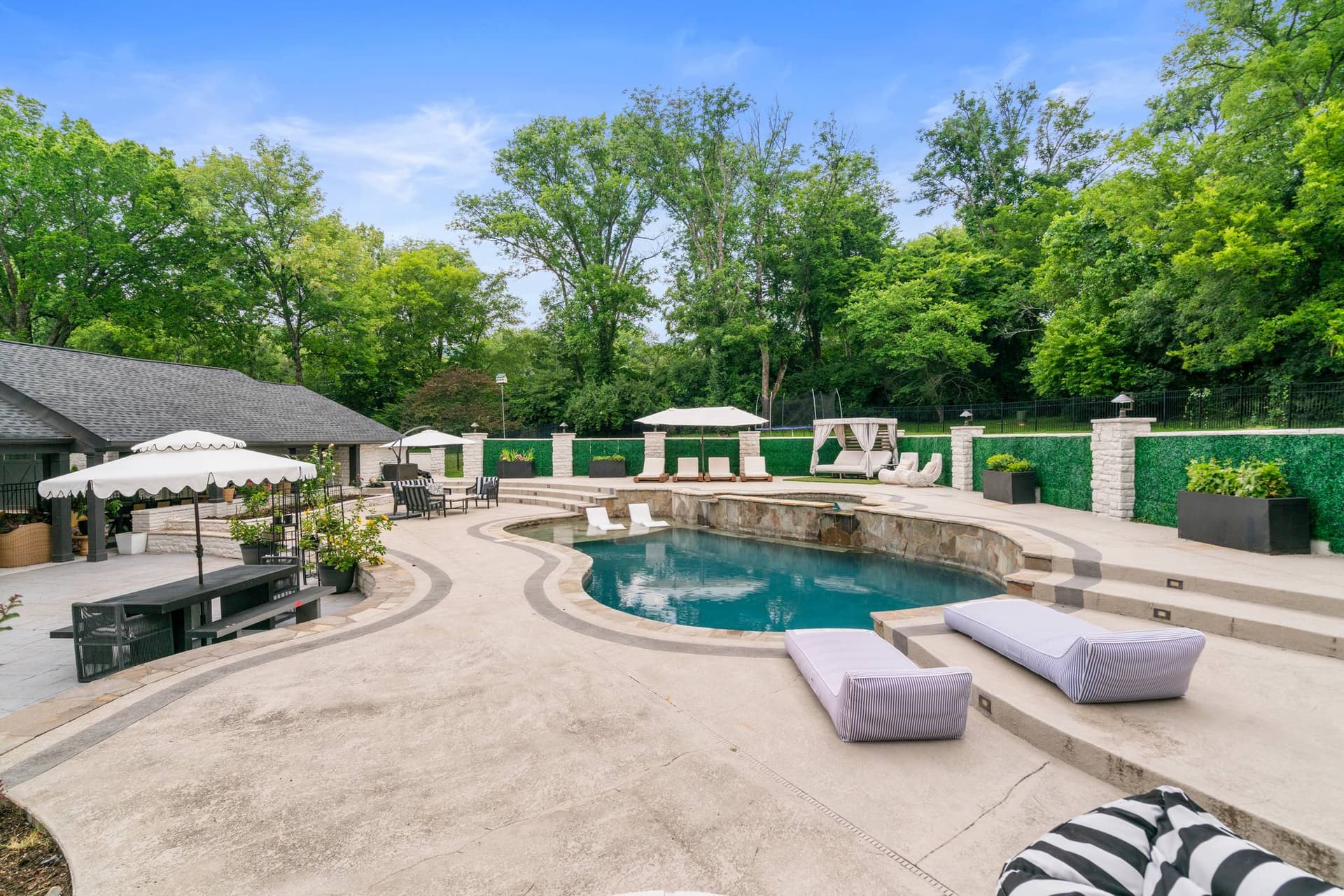 Nashville Entertainer - Image 2