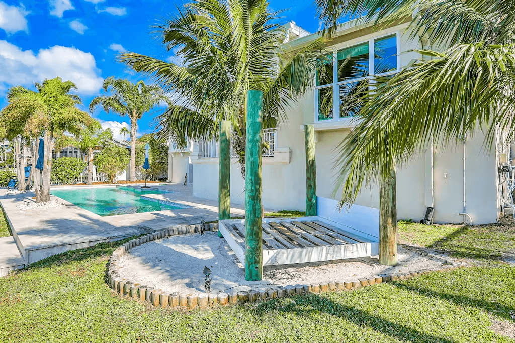 Island Estate Waterfront Villa - Image 36