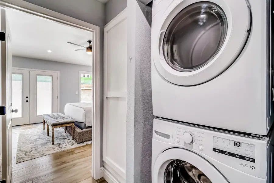 Downtown Charmer - Image 13