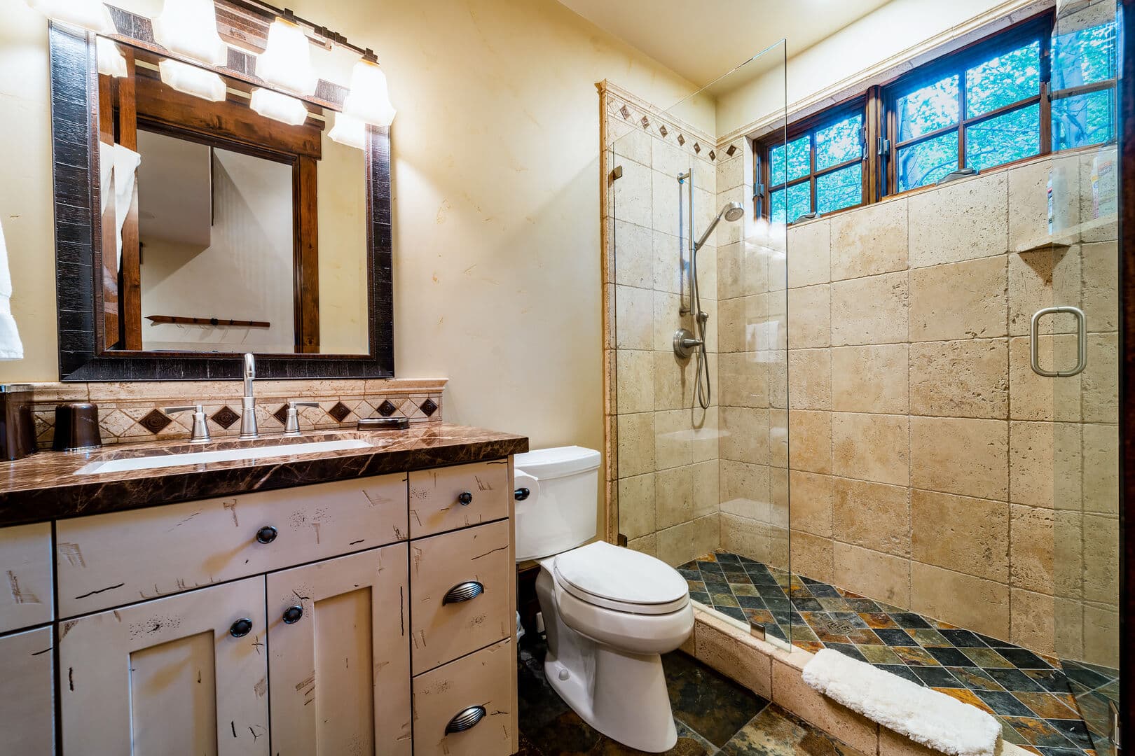 Black Spruce Lodge - Image 37