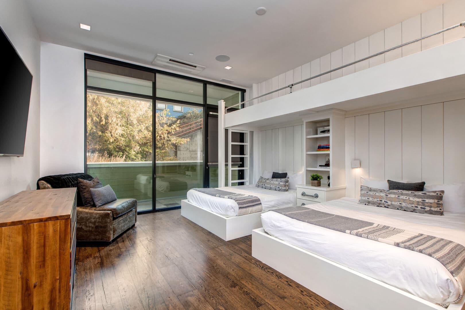 Main Home - Image 36