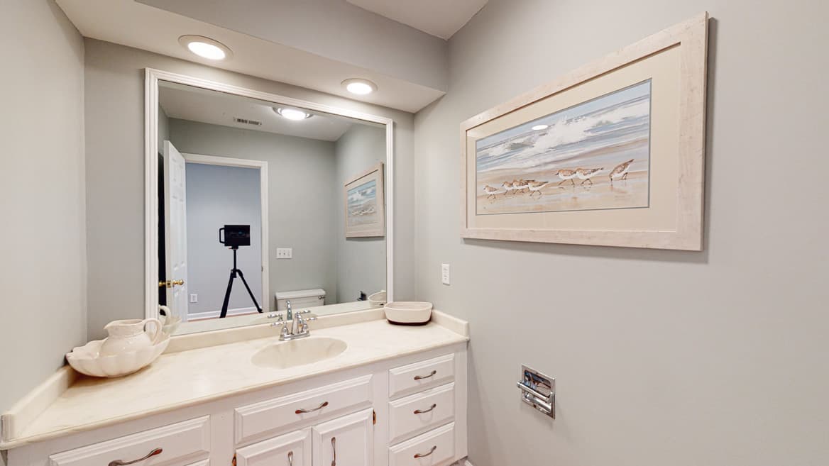 Port House - Image 24