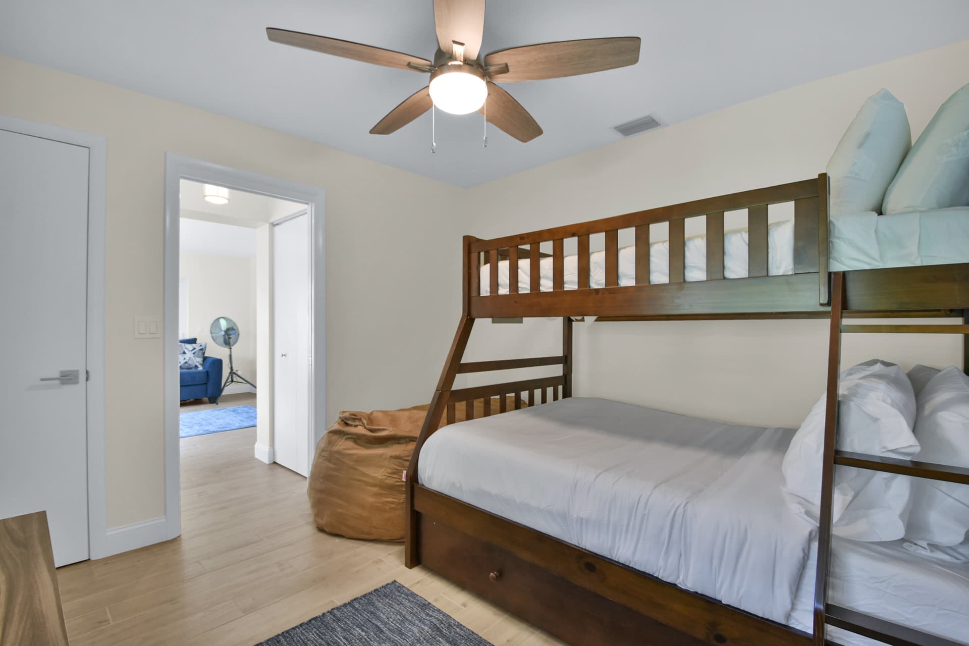 North Lake Worth Home  - Image 22