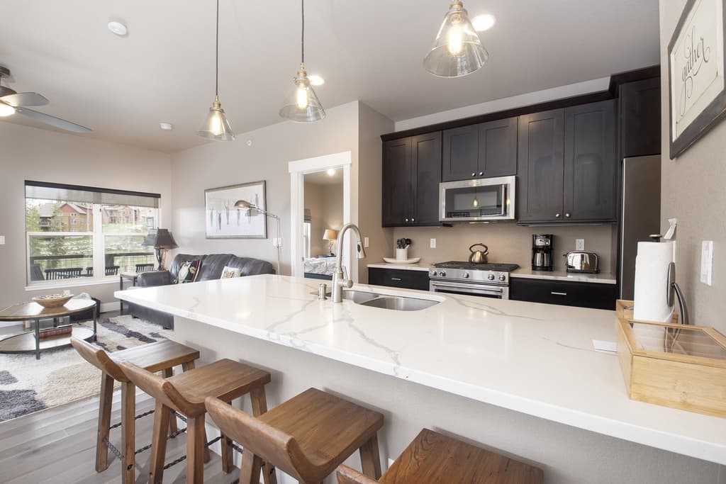 Sunset Summit Townhome - Image 2