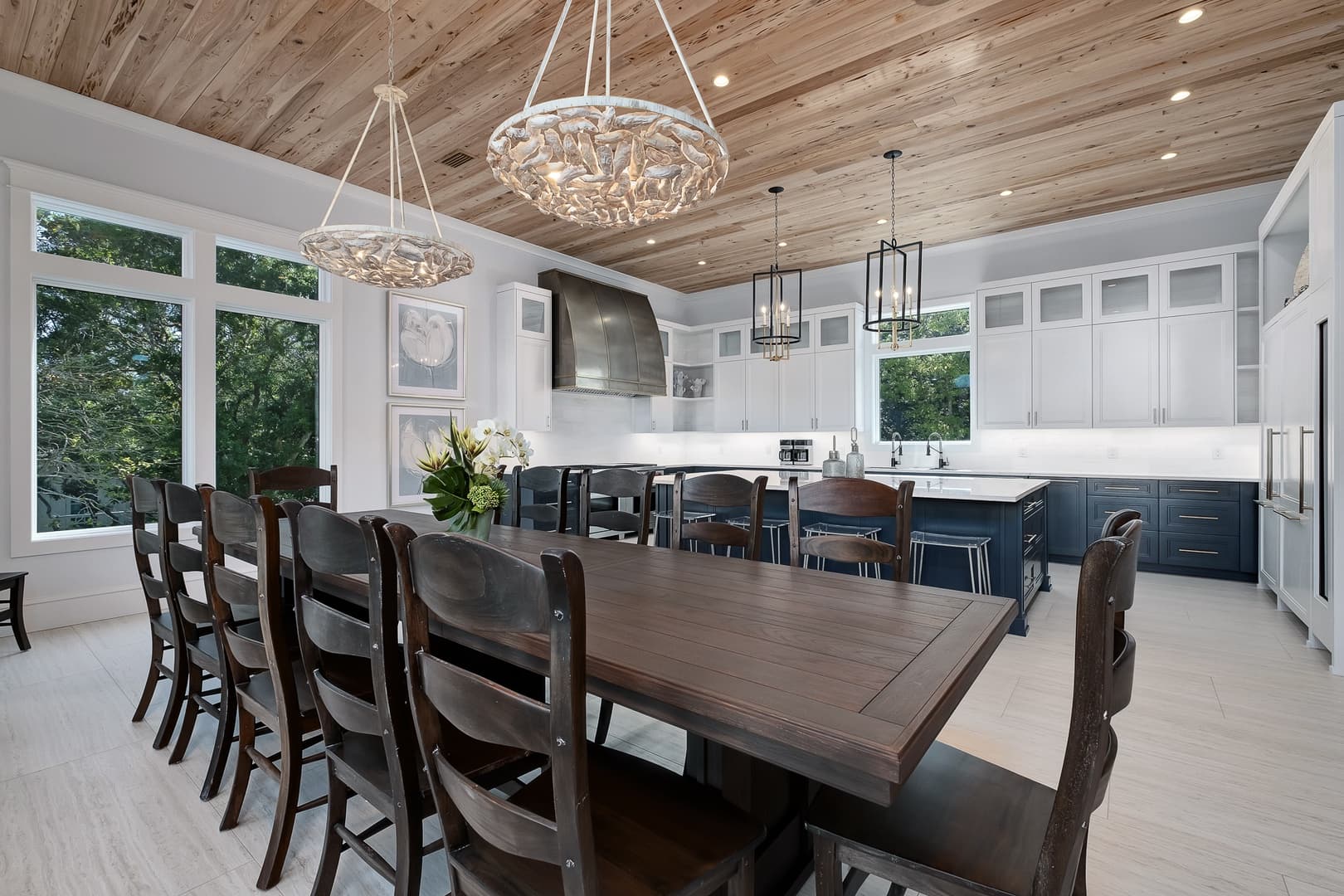 Social Manor - Image 9