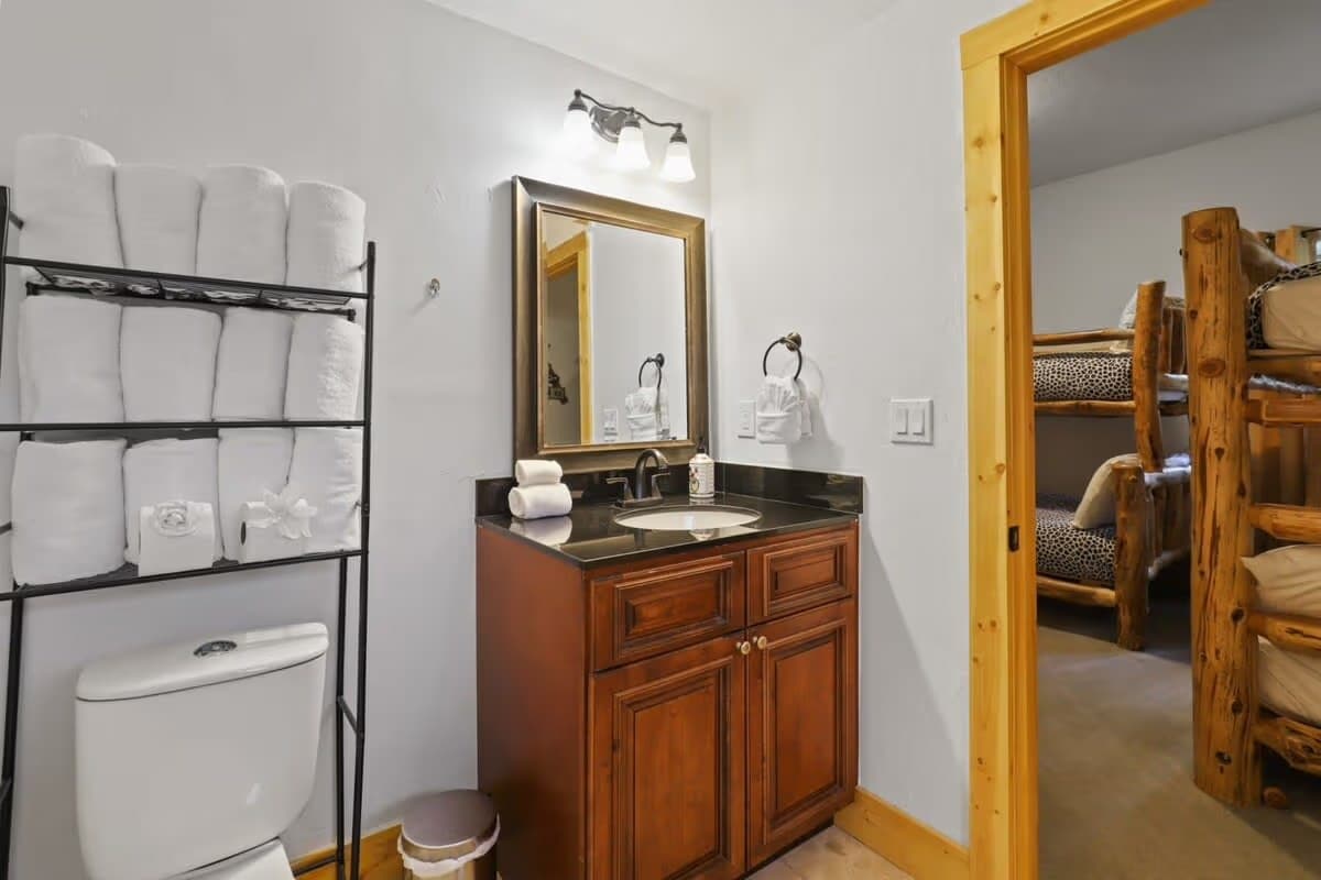 Serene Lodge - Image 37