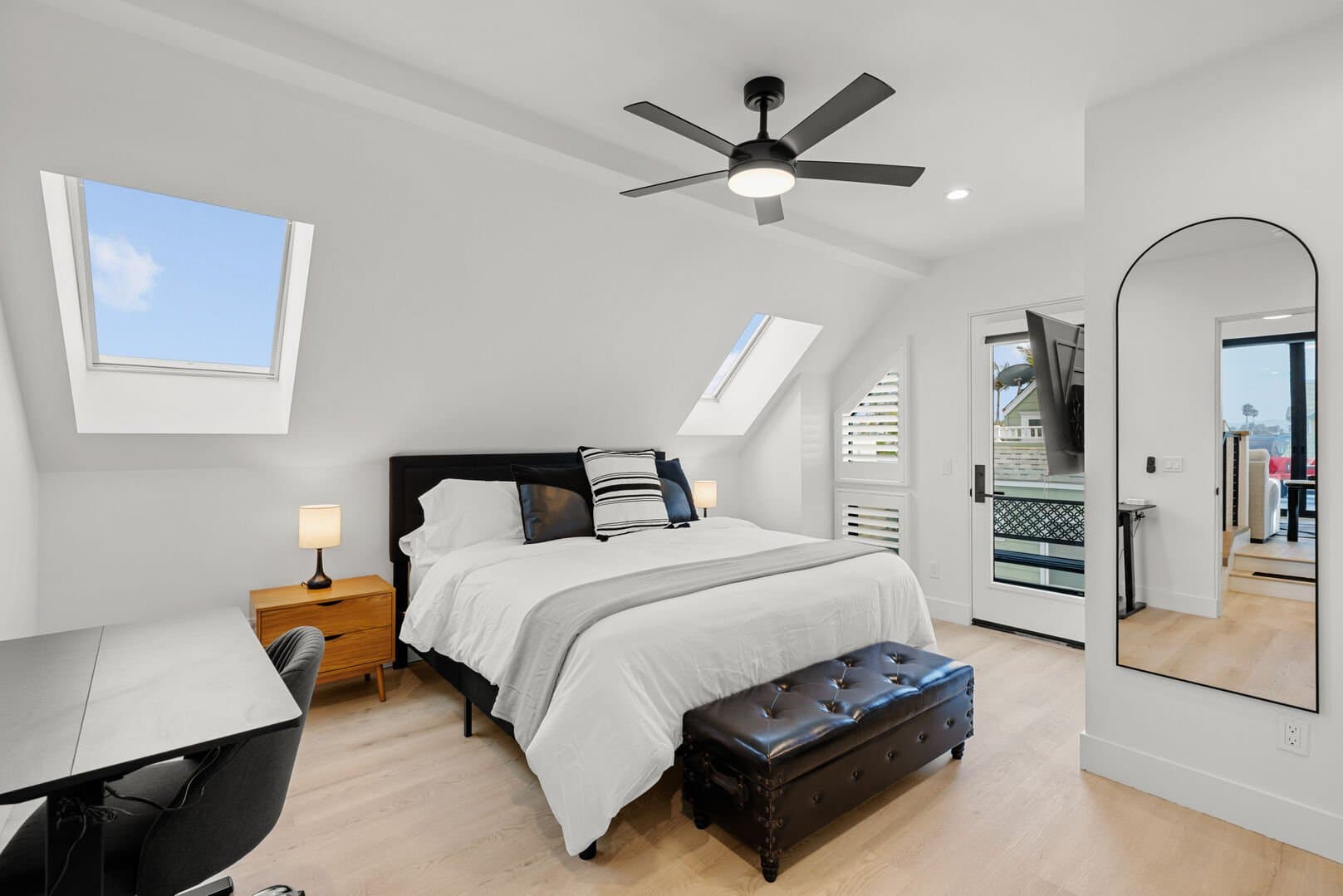 Modern Beach Vibes (Upper) - Image 20