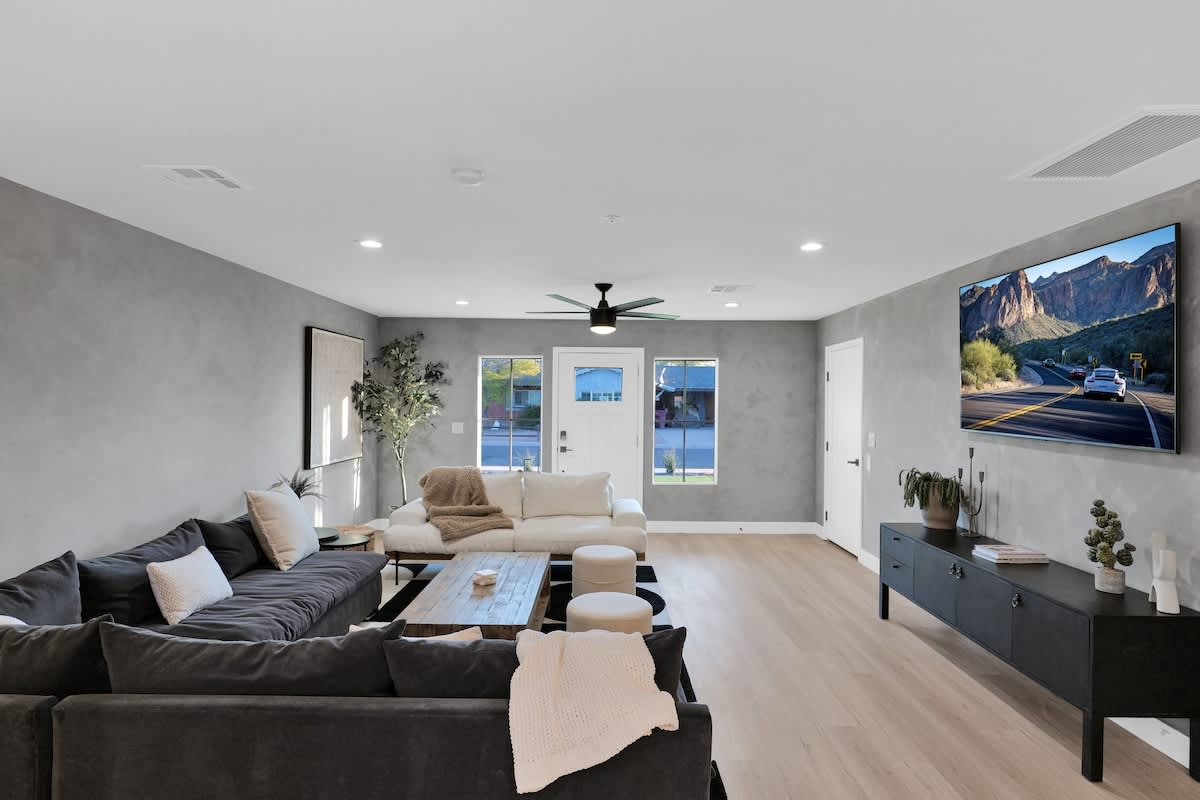 Old Town Scottsdale Retreat - Image 5