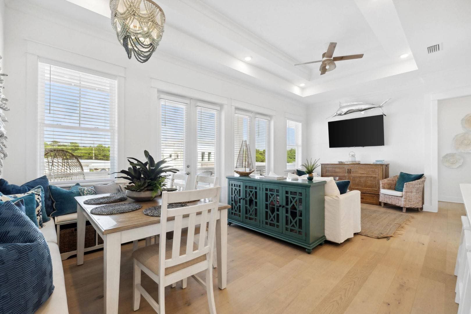 Emerald Waves - Image 5