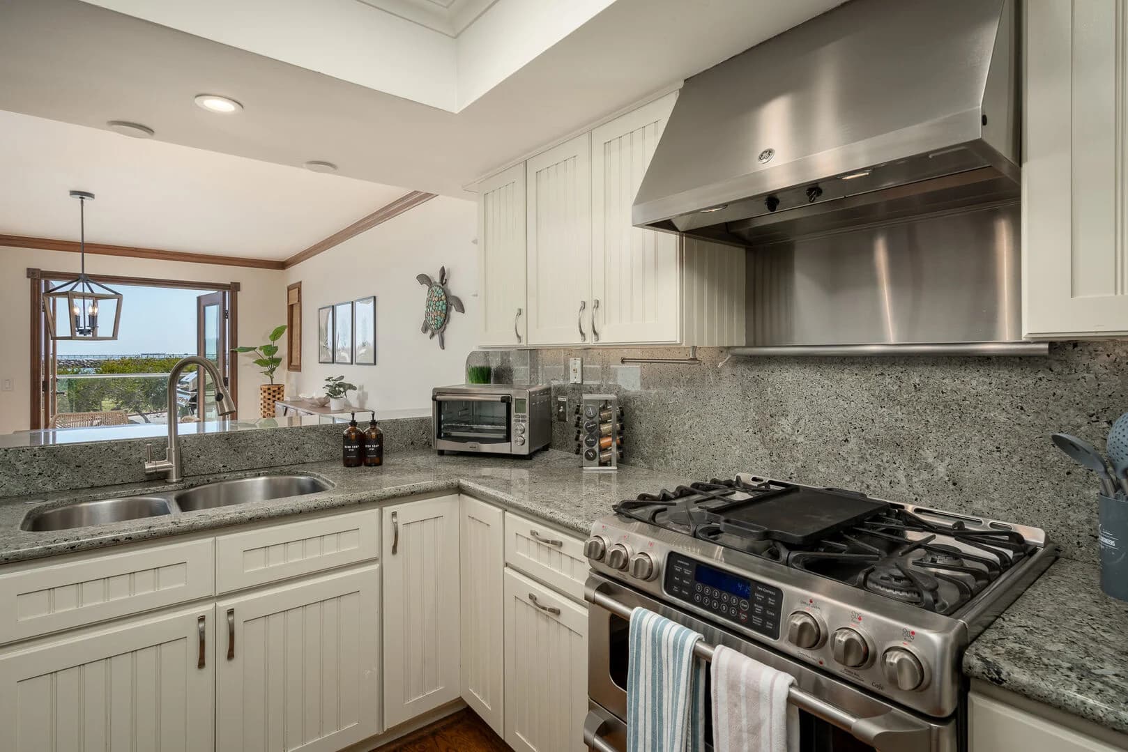 Seaside Serenity Haven - Image 31