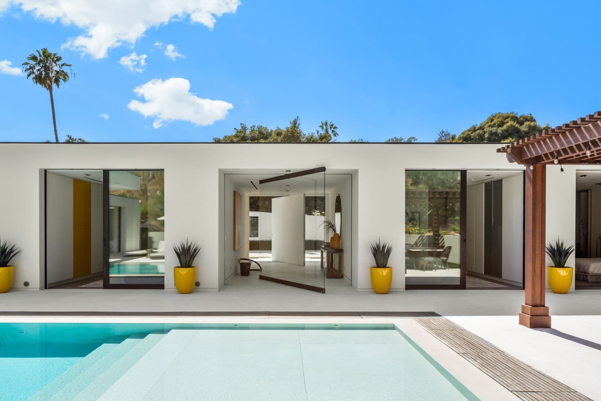 Museum Crest - Image 4