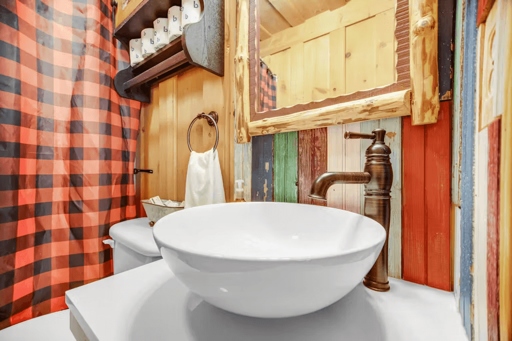 Black Bear Cabin - Image 8