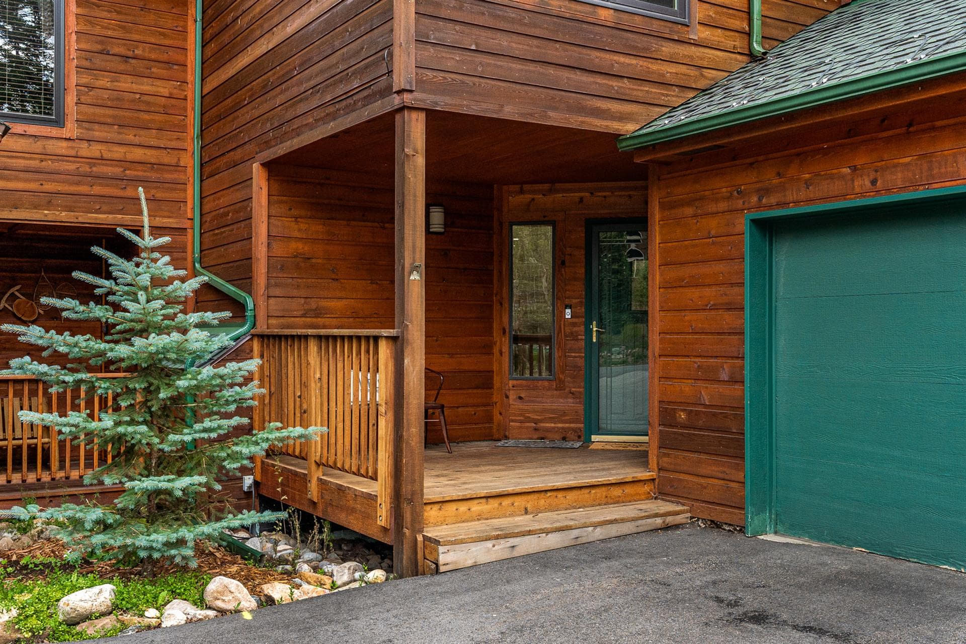 Burgundy House - Image 11