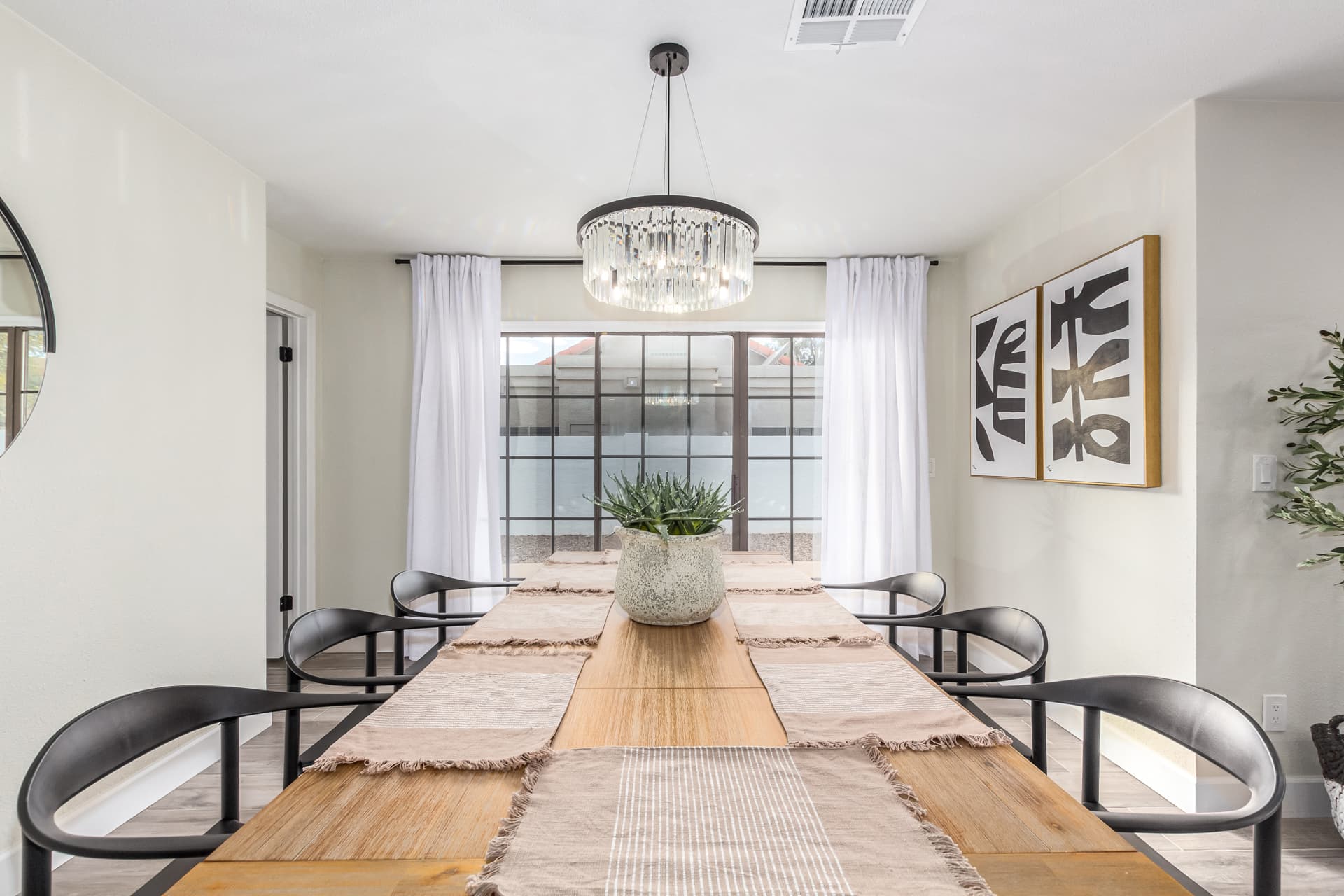 Modern Retreat - Image 17