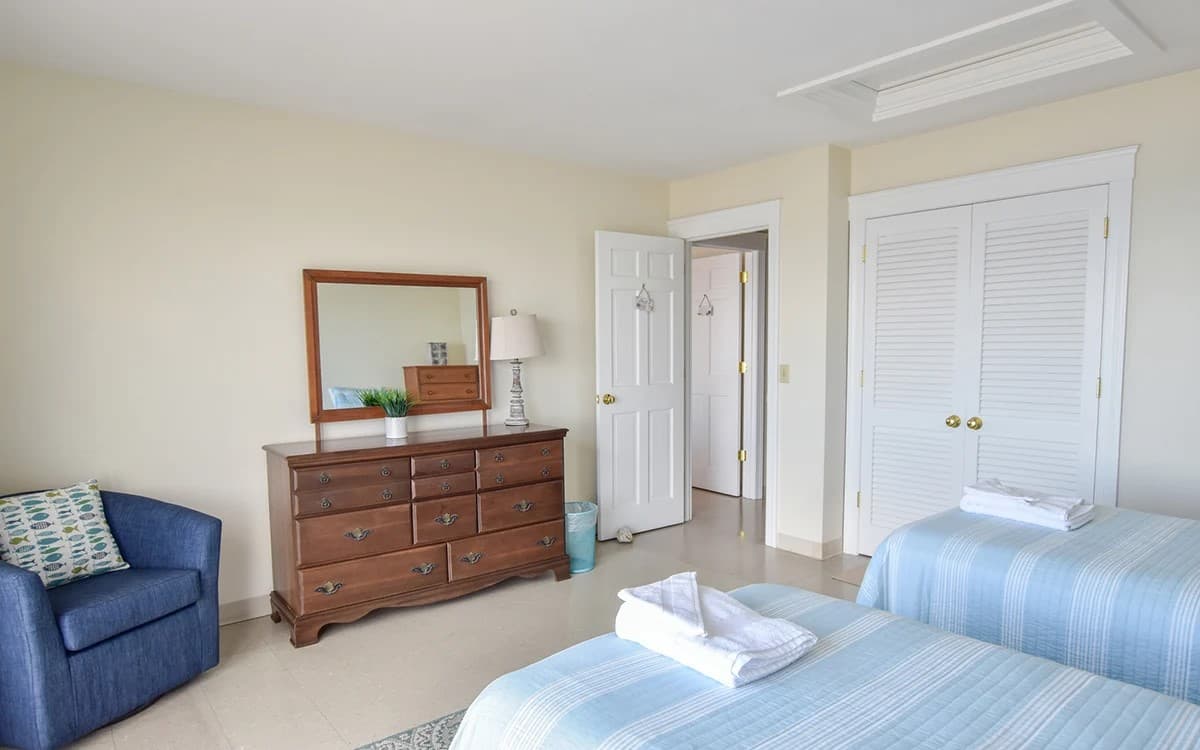 Beach House - Image 12