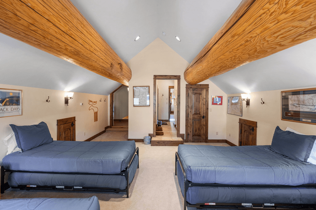 Timberline Lodge - Image 32