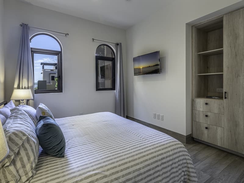 Pacific Retreat - Image 4