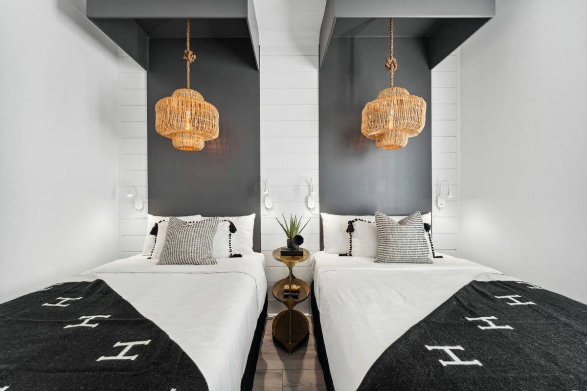 Summer Lane - Image 46