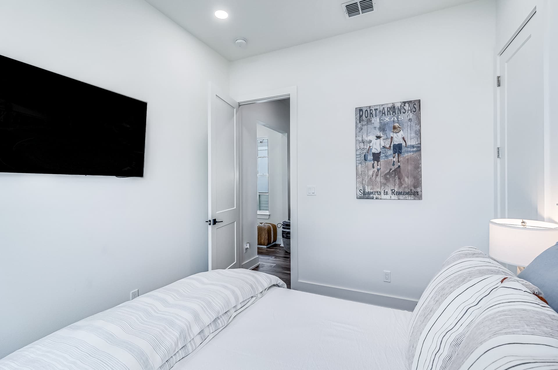 Sunset House - Image 31