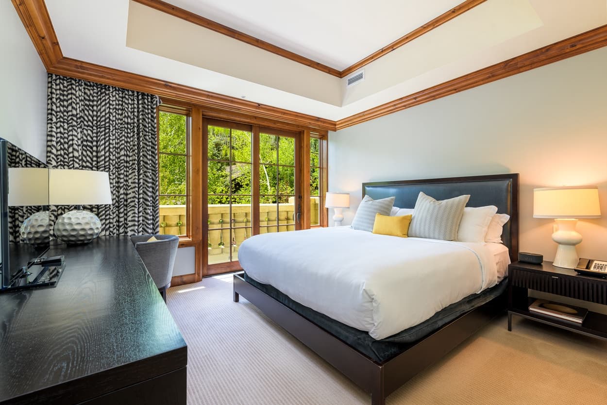 Cloud Nine at The Ritz-Carlton - Image 4