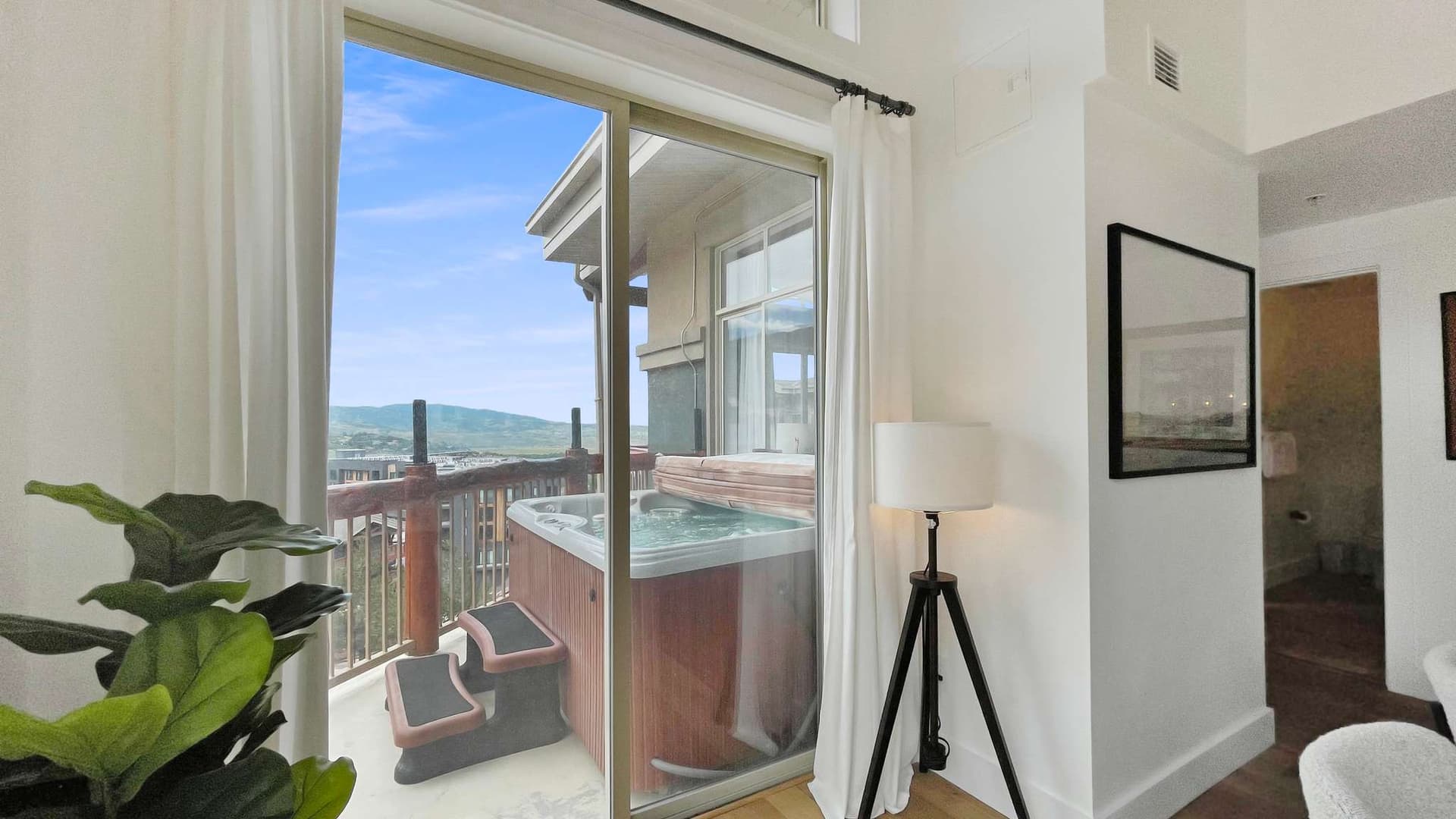 Sneaux Shack - Image 2