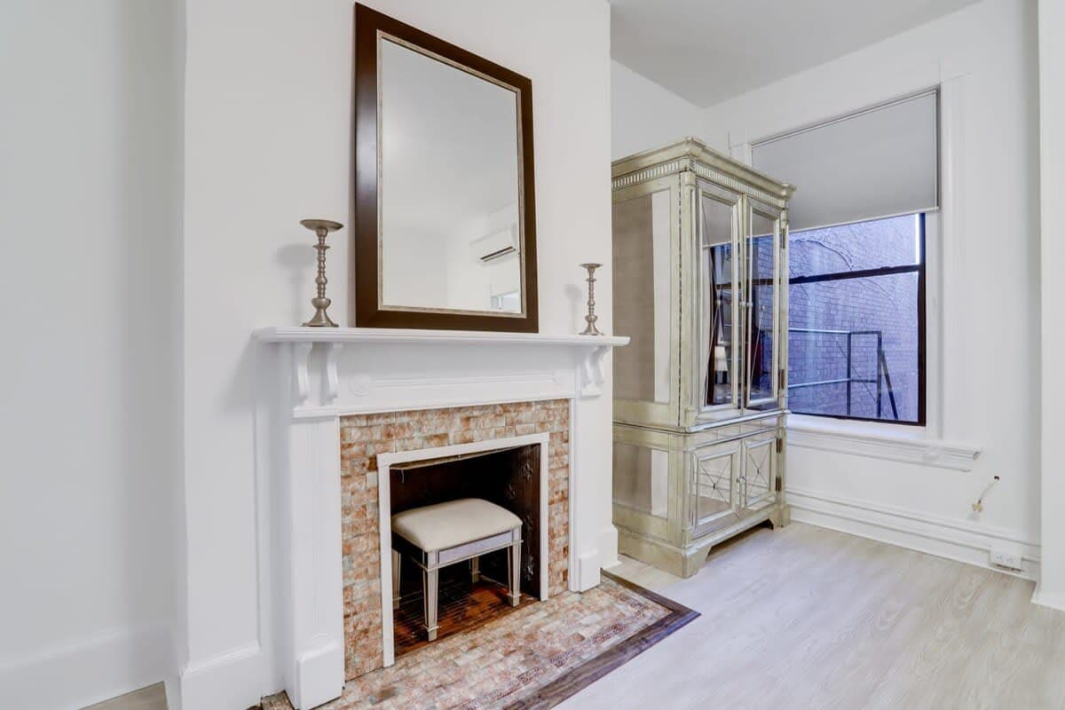 Vantage Residence - Image 14