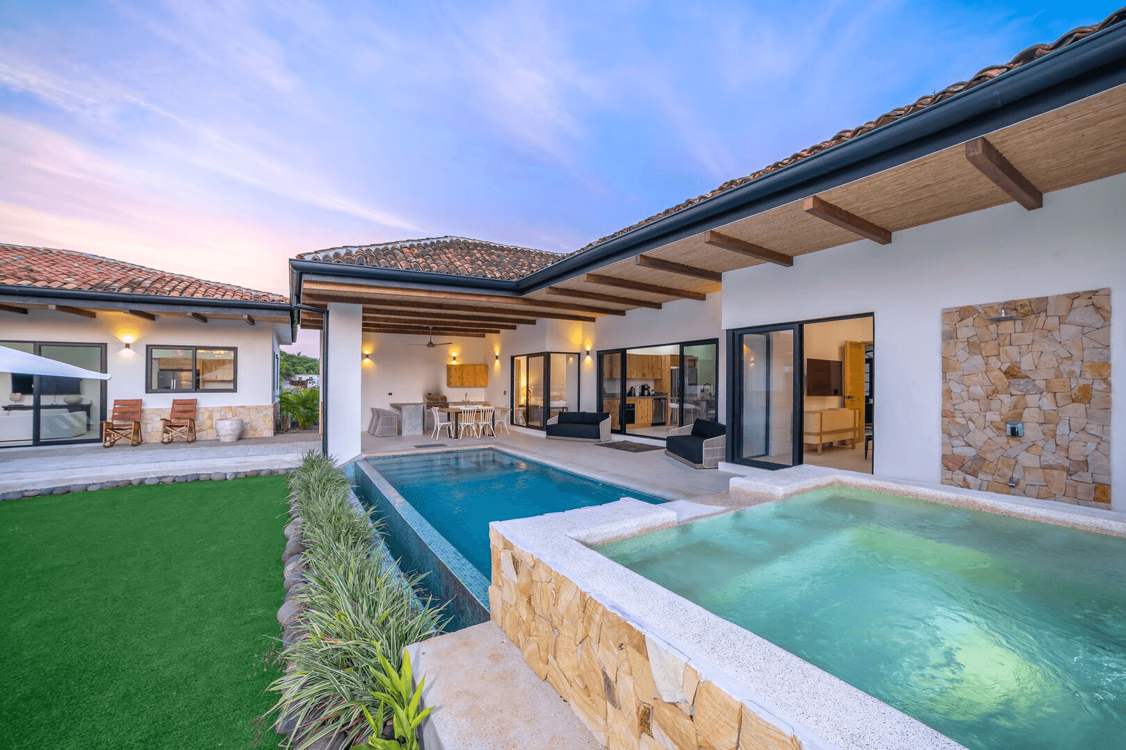 Casa Blanca - Image 1