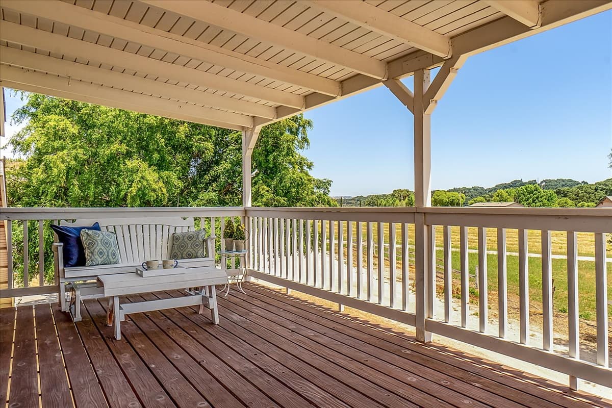 Red Barn Home - Image 21