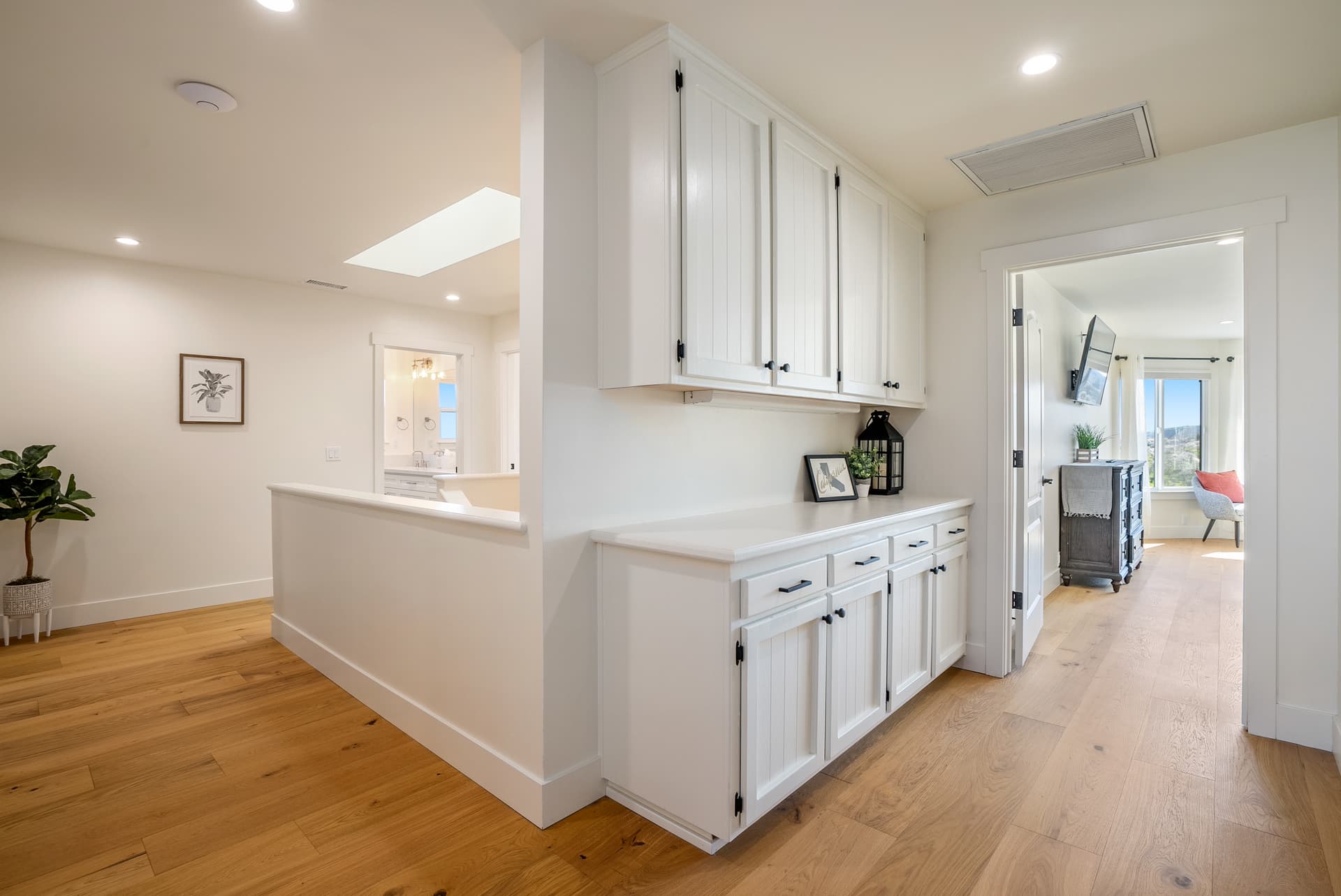 Mira Vista Manor - Image 27