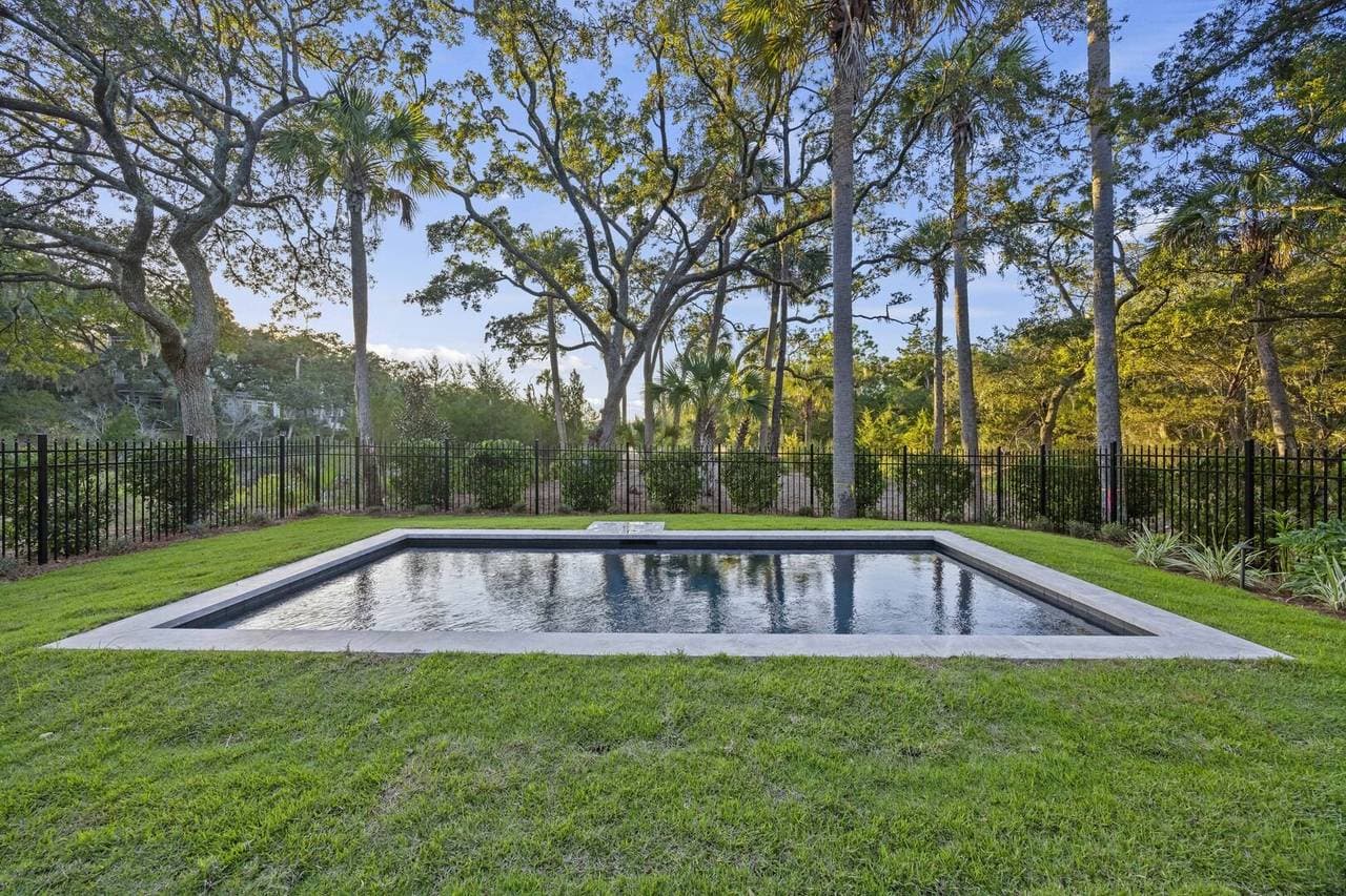 Otter Island Getaway - Image 2