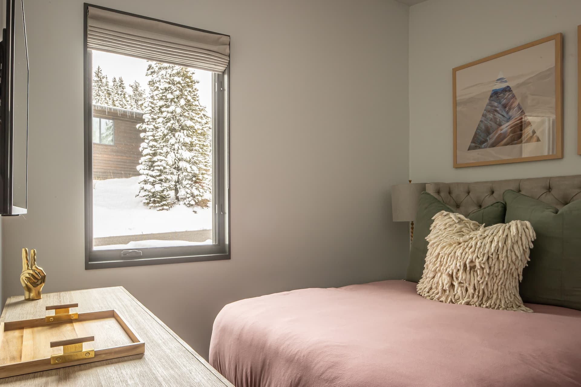 Lake Cabin #20 - Image 16