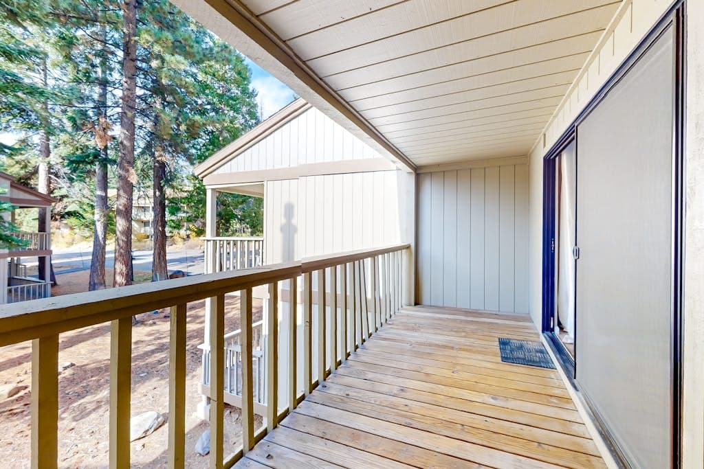 Modern Lake Tahoe Sanctuary - Image 15