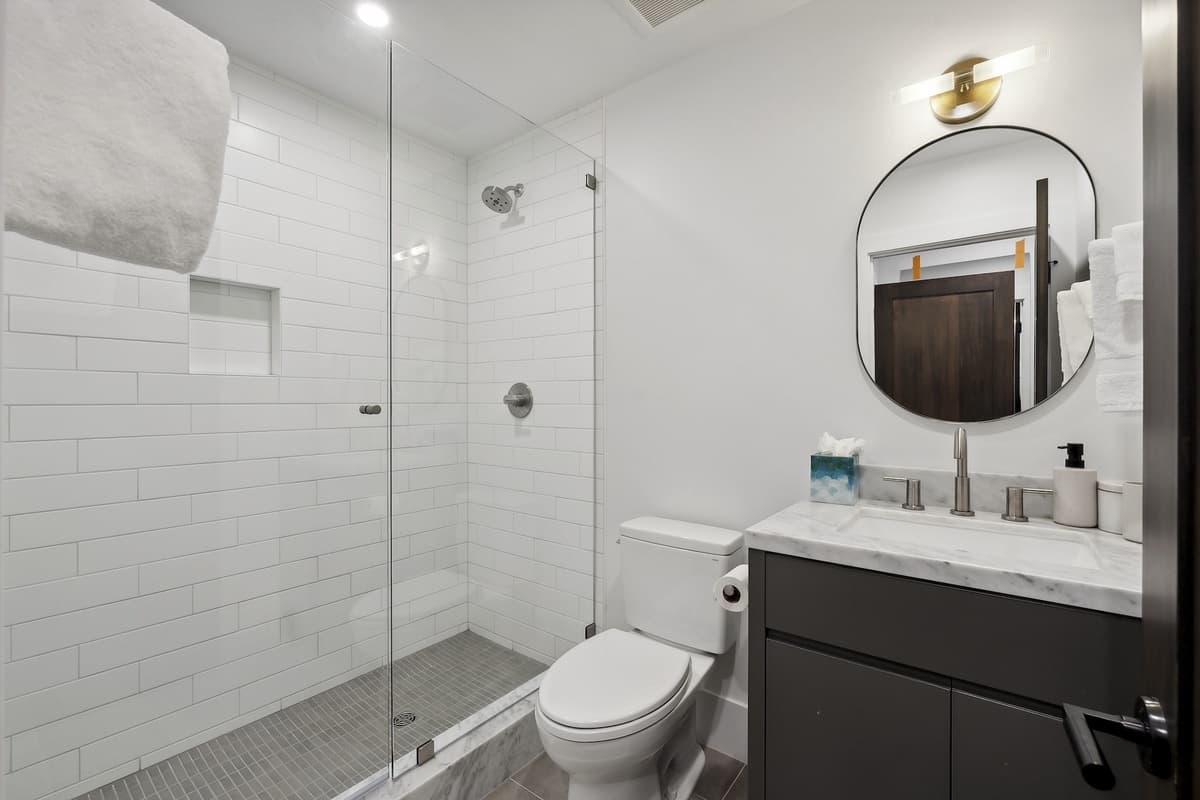 Slopeside Modern - Image 29