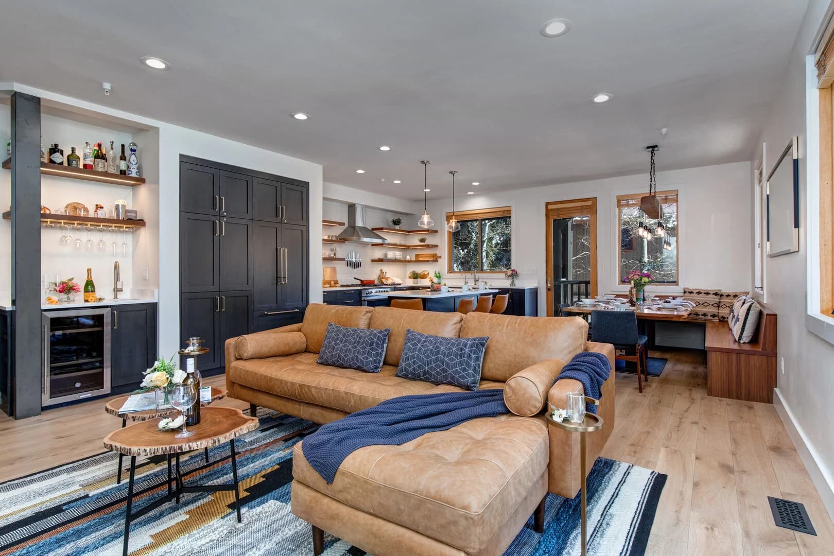 Black Bear Residence - Image 6