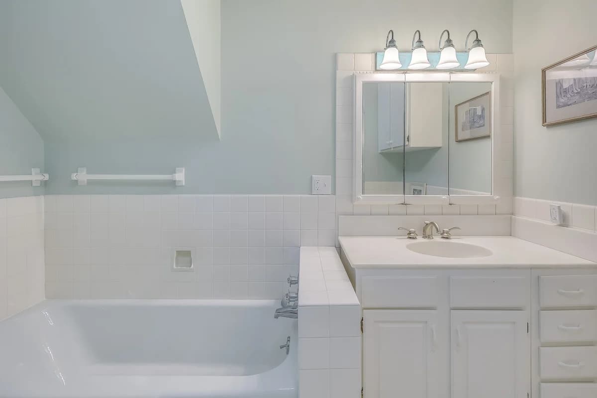 Queen's Landing - Image 14