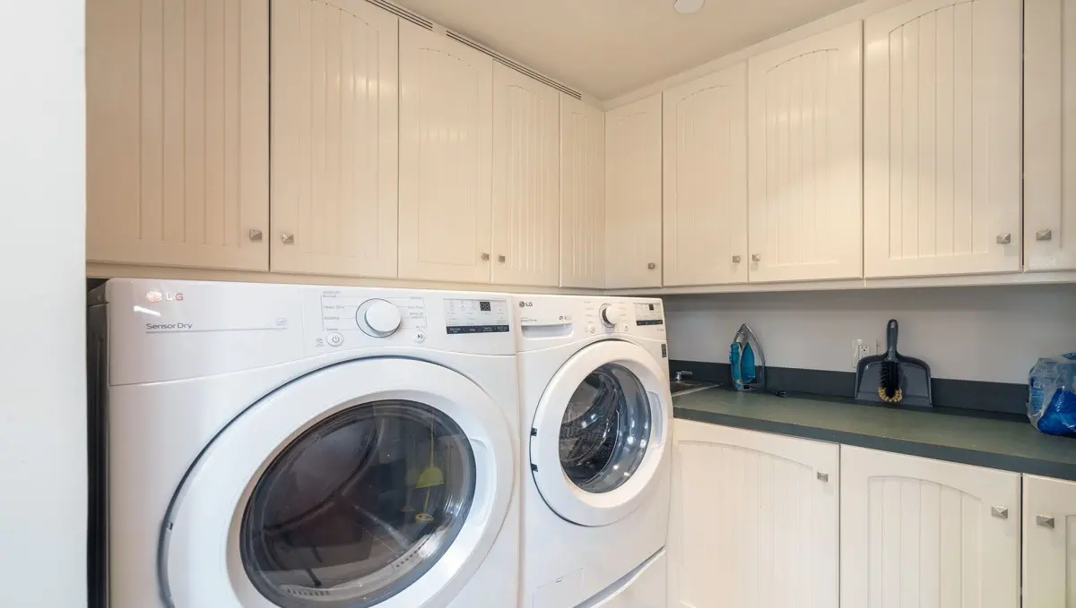 Plaza Tower - Image 22