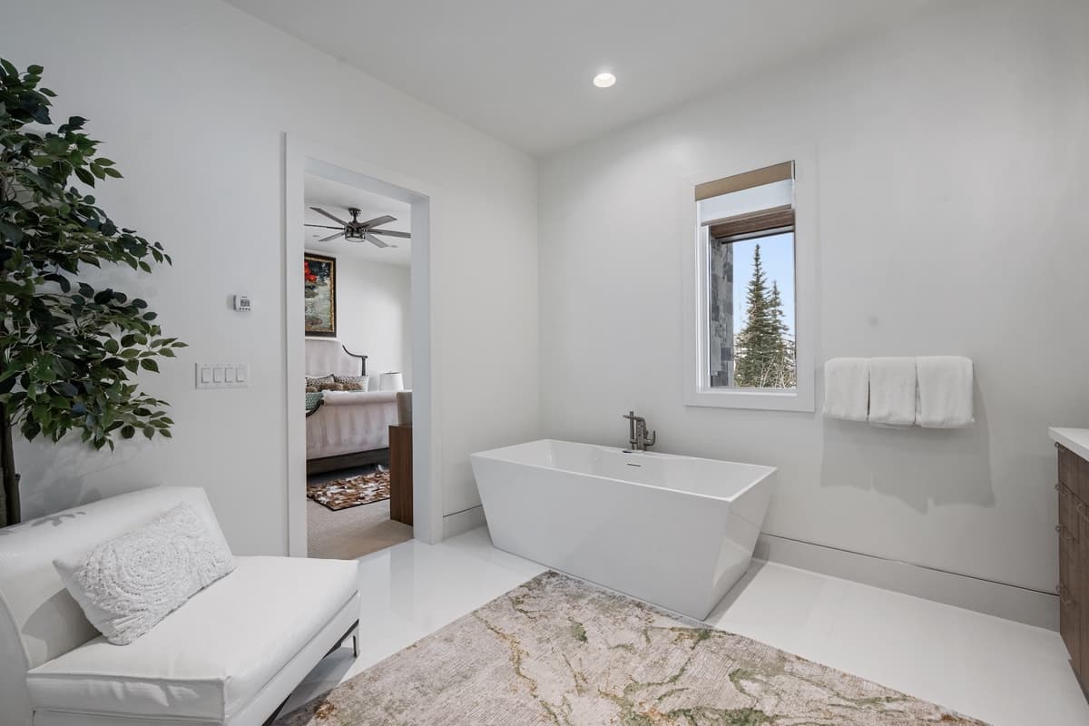 Quicksilver Haus - Image 69