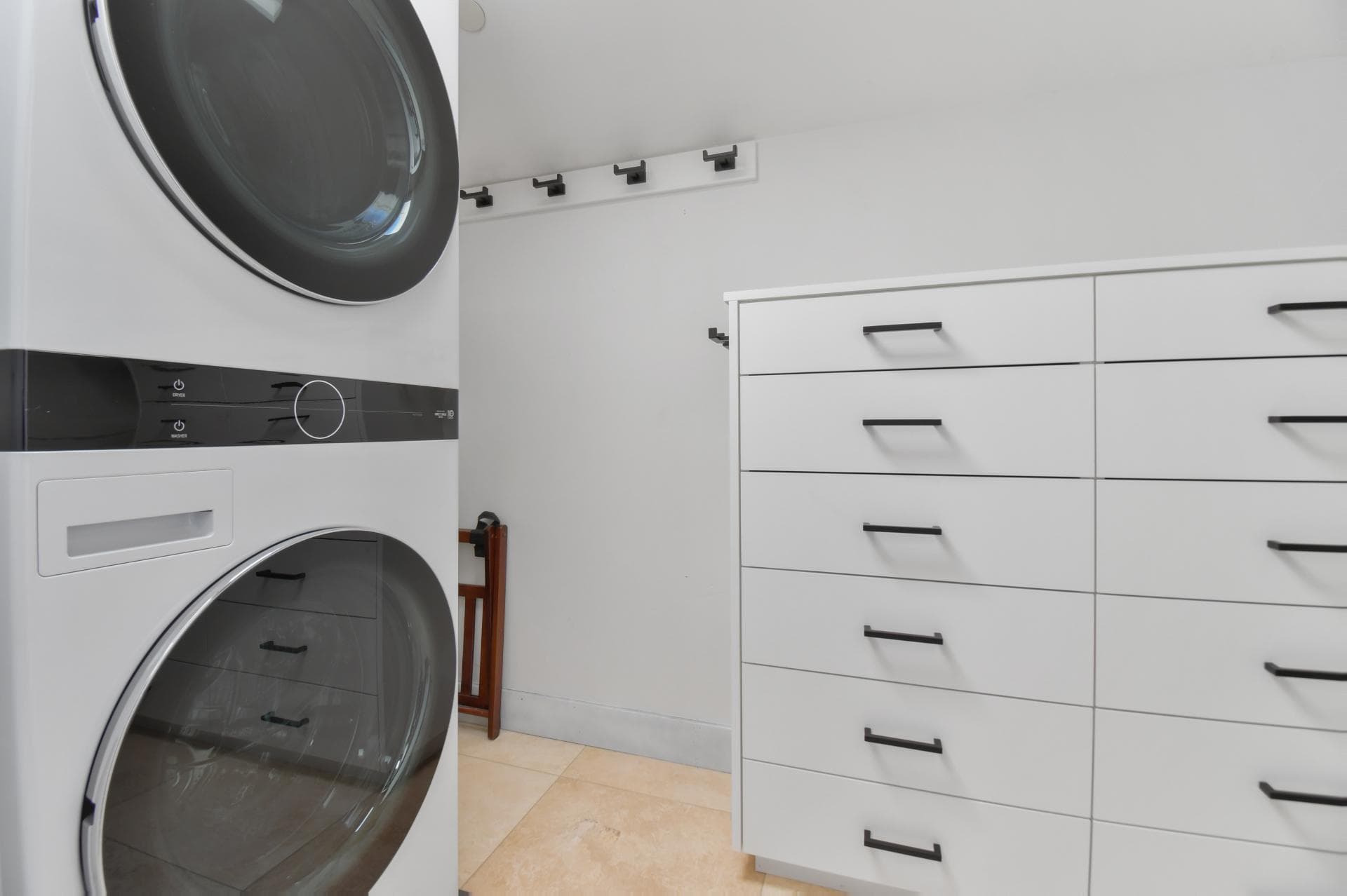 Empire Villa - Image 22