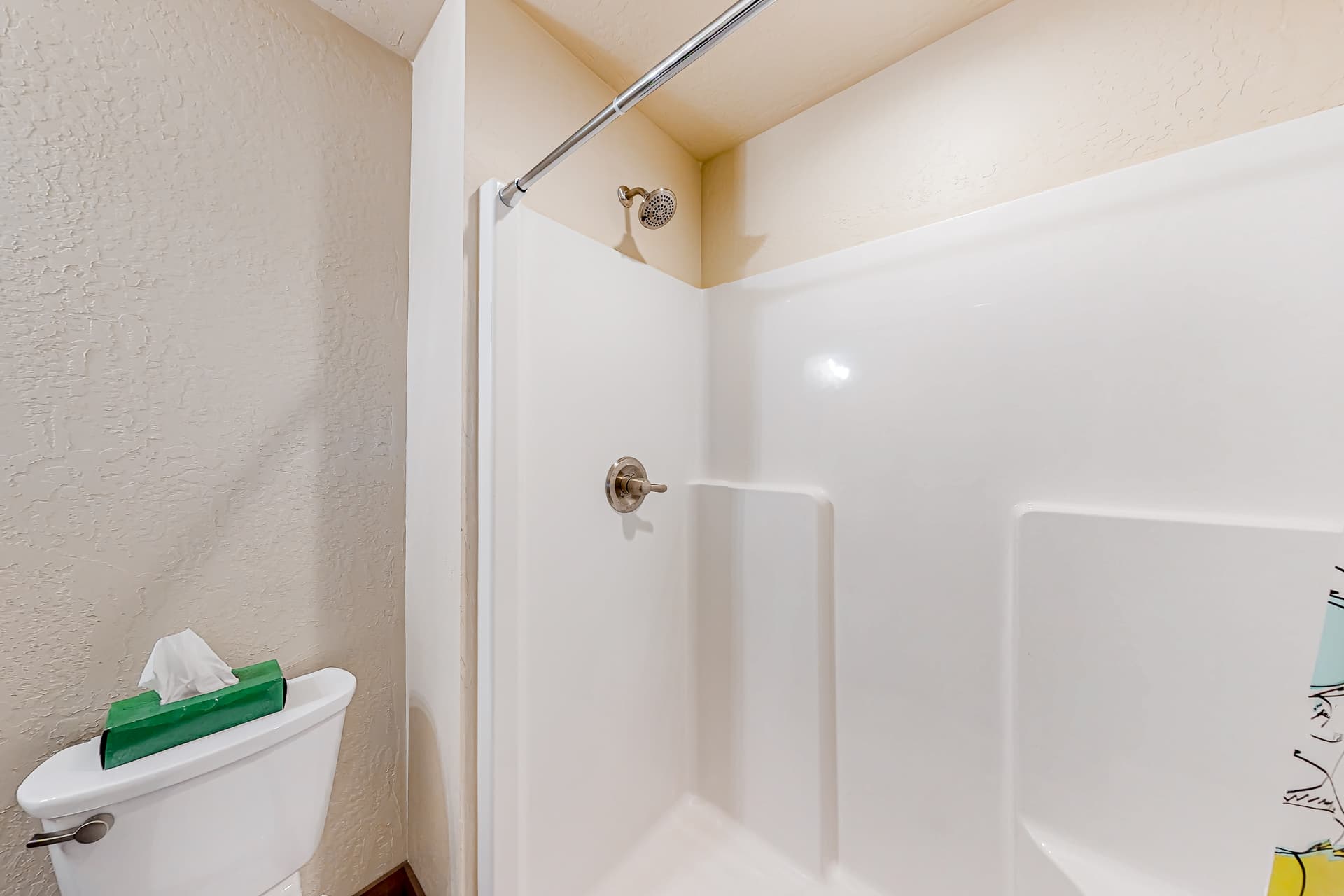 Leaning Pine Point at Half Round Bay - Image 32