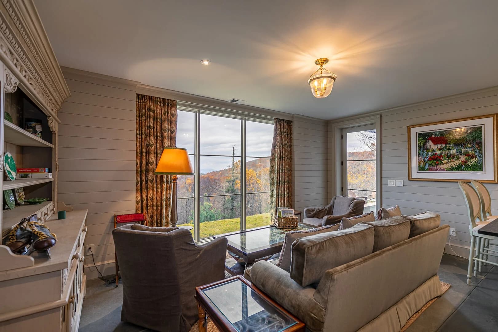 Antler Trail Lodge - Image 34