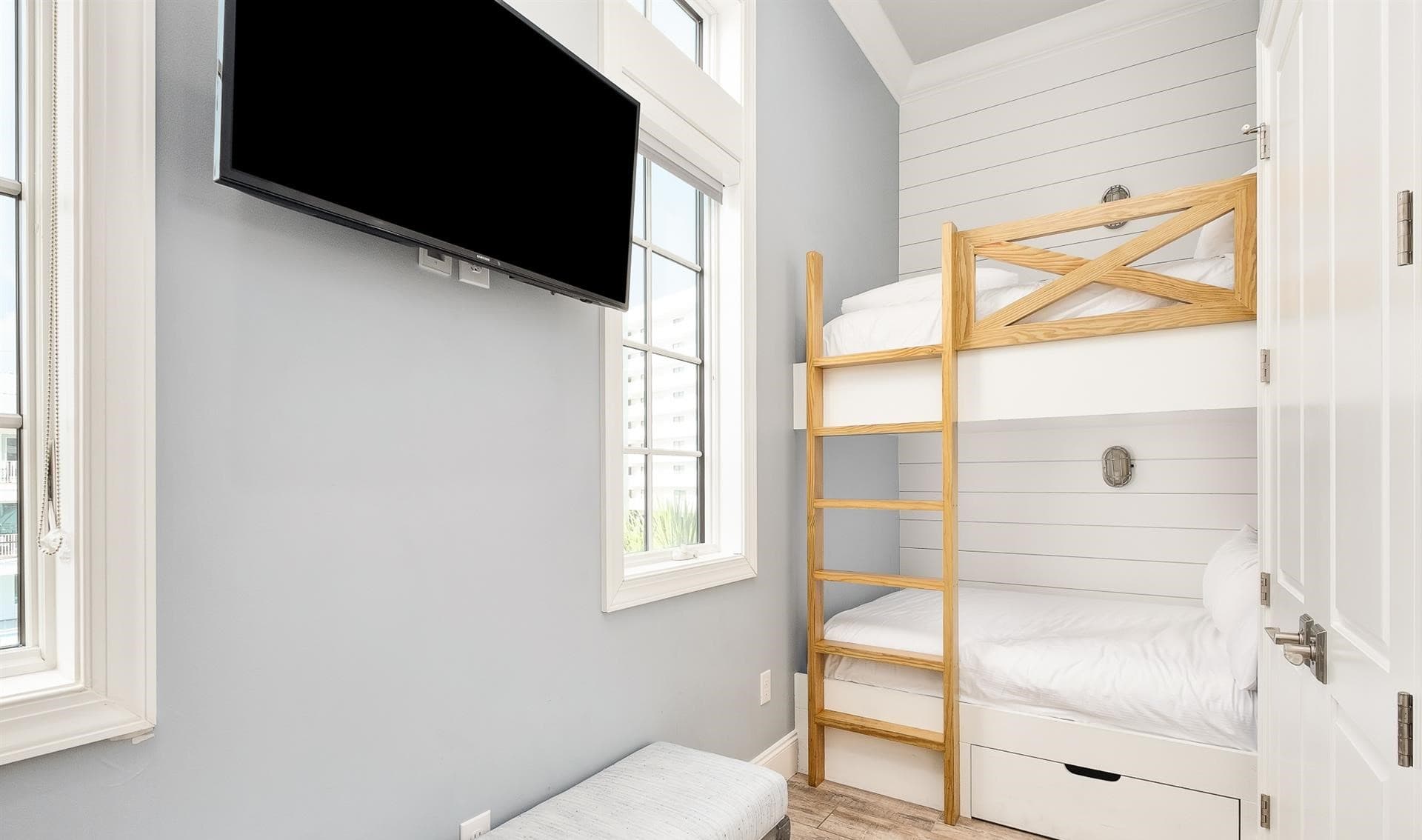 Beachfront Bliss - Image 36