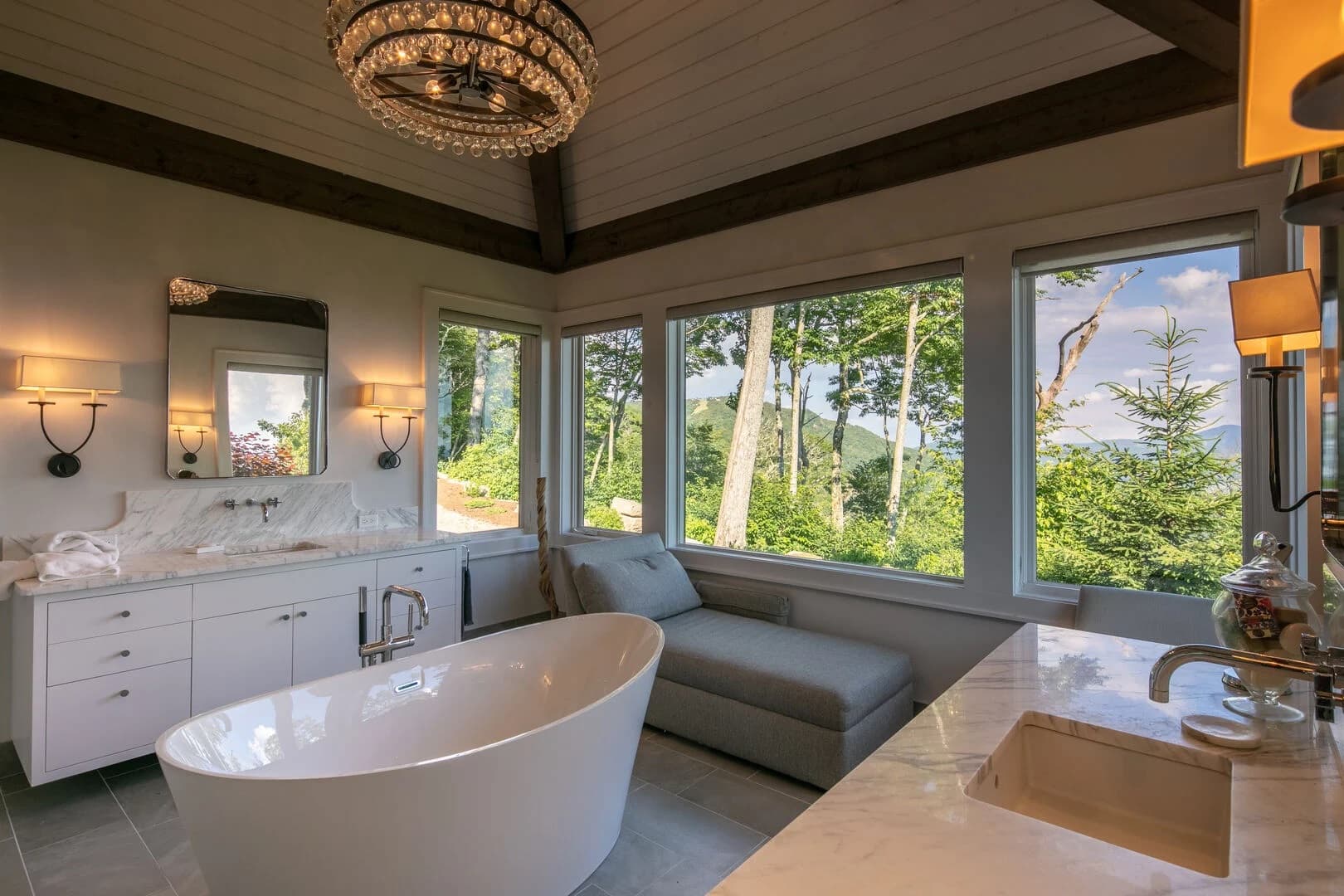 Outside Inn Place - Image 4