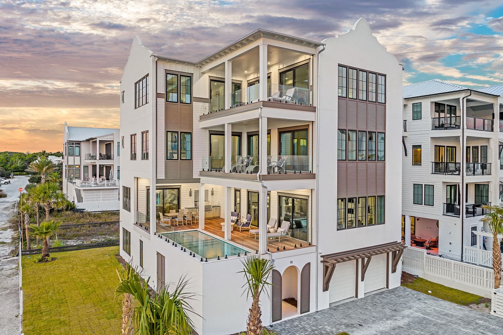 Emerald Le Luxe - Image 67