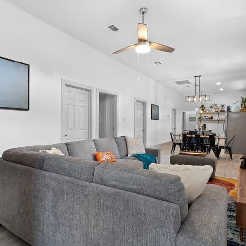 House of Vibes - Image 8