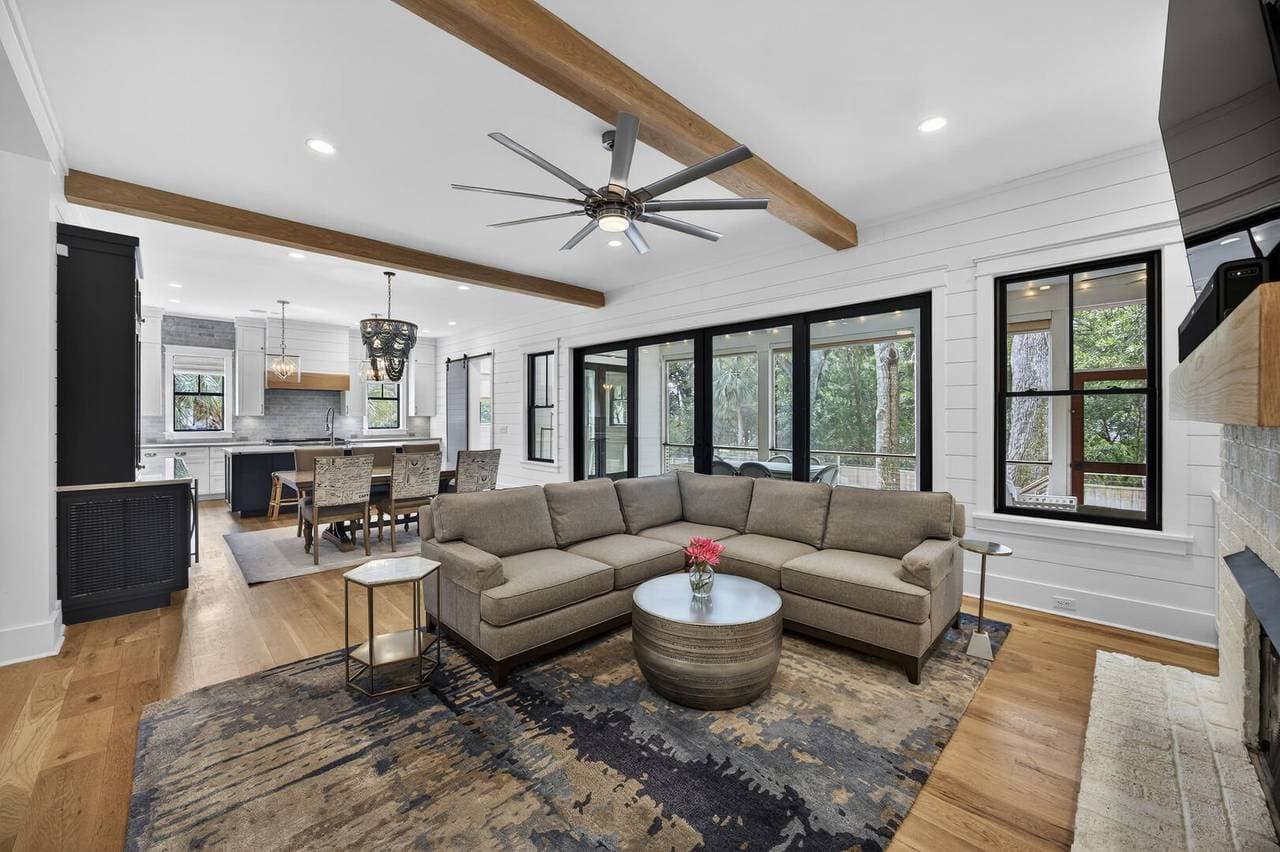 IOP Escape at 26th Avenue - Image 4