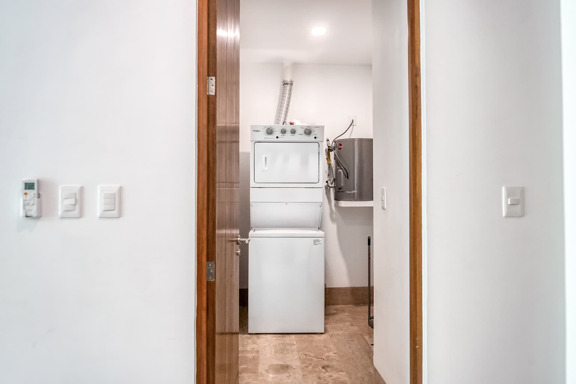 Omara Condo - Image 3