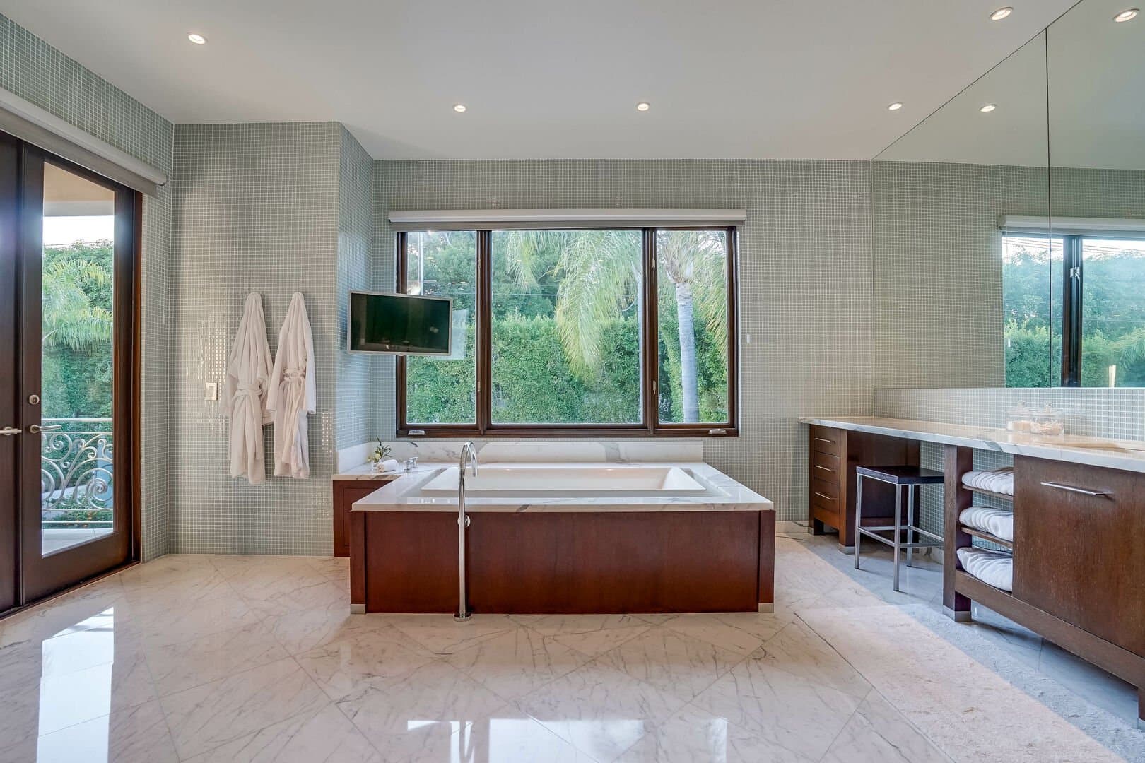 Alta Place  - Image 20