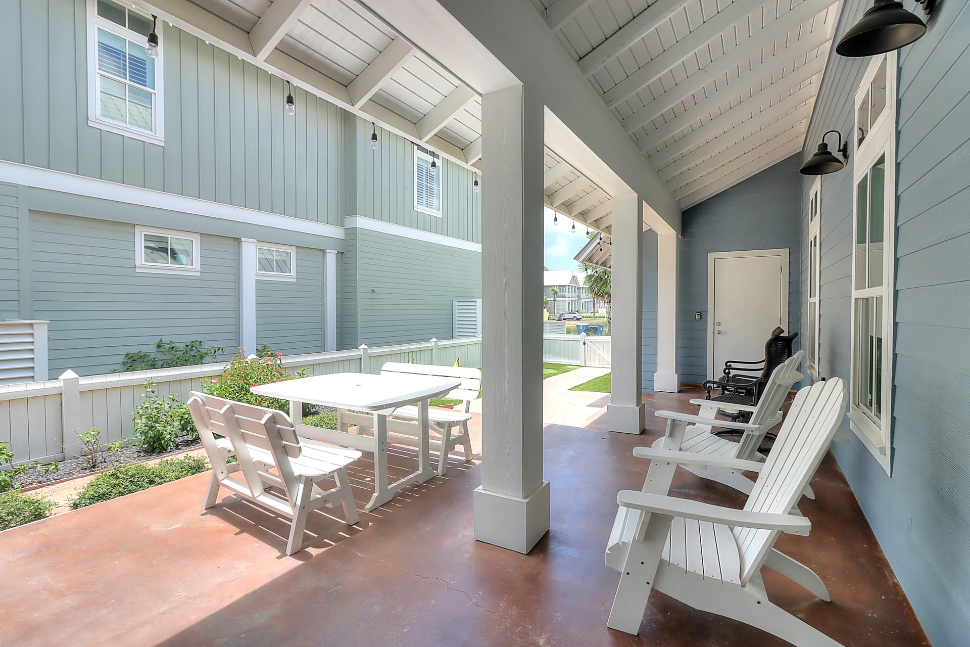 Life's Good House - Image 4